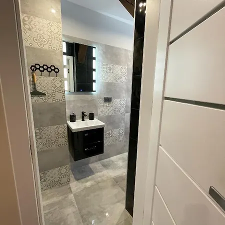 Long Attic 아파트 포즈난