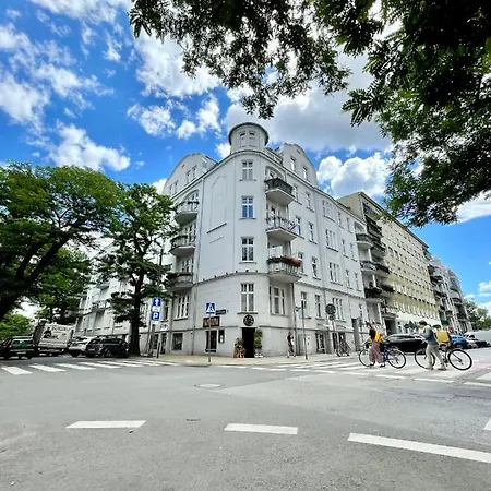 Long Attic 아파트 *