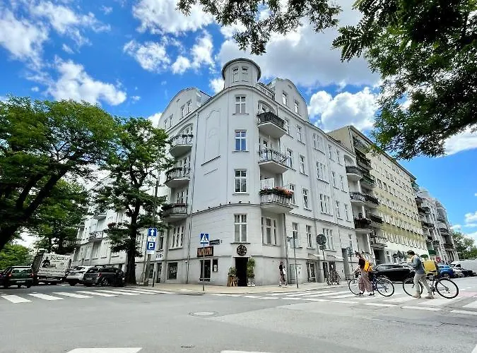 Long Attic Apartman *